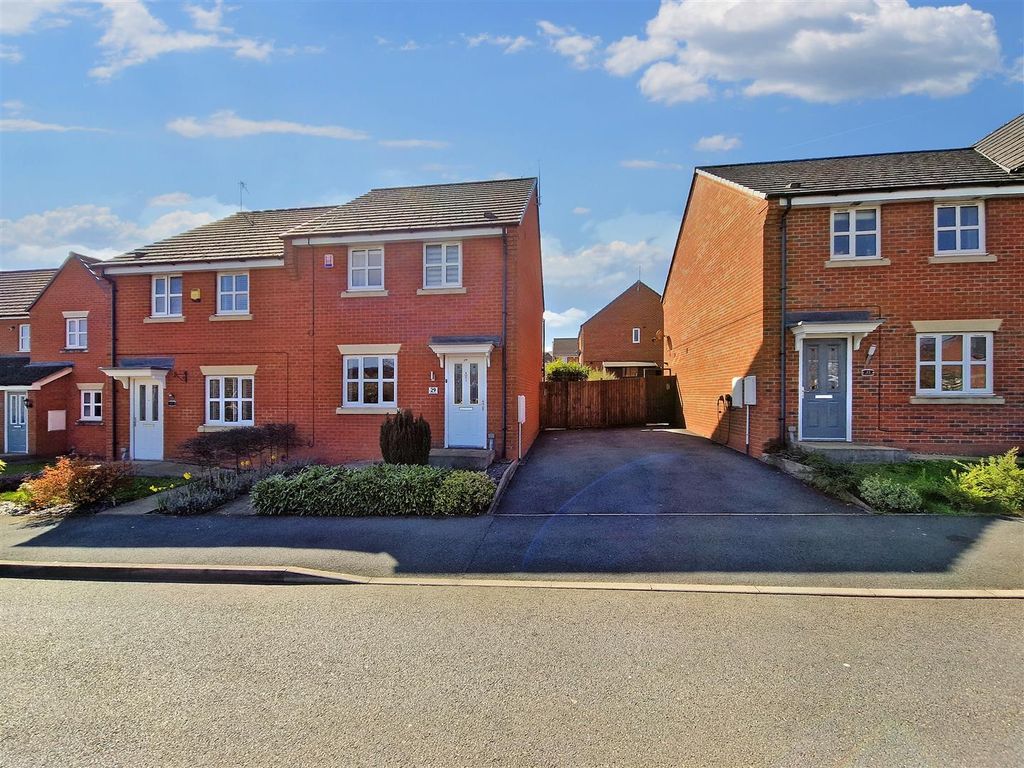 3 bed semidetached house to rent in Essington Way, Sandyford, StokeOn