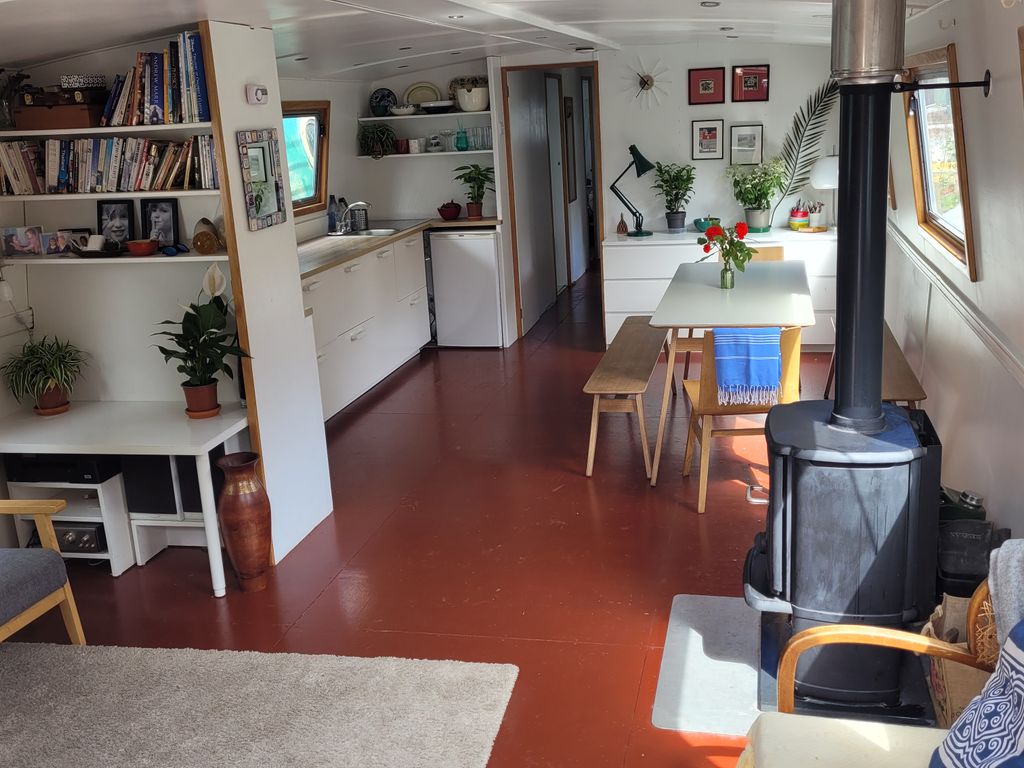 3 bed houseboat for sale in Ash Island, Hampton Court KT8, £159,000