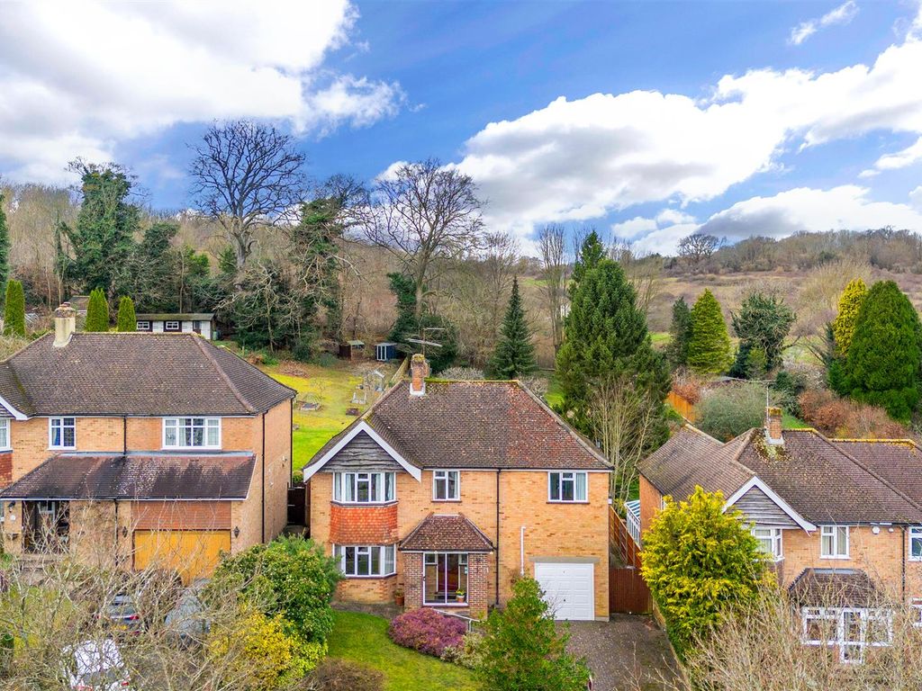 5 bed detached house for sale in Chipstead Way, Banstead SM7, £795,000