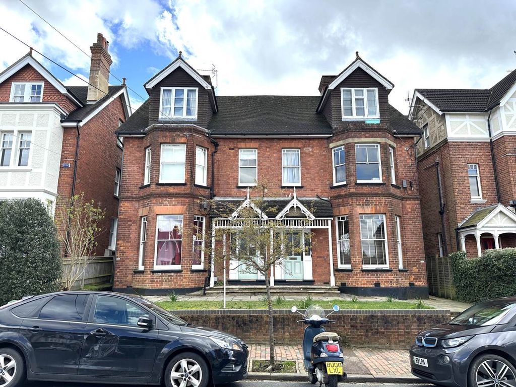 1 bed flat to rent in Earls Road, Tunbridge Wells, Kent TN4, £775 pcm