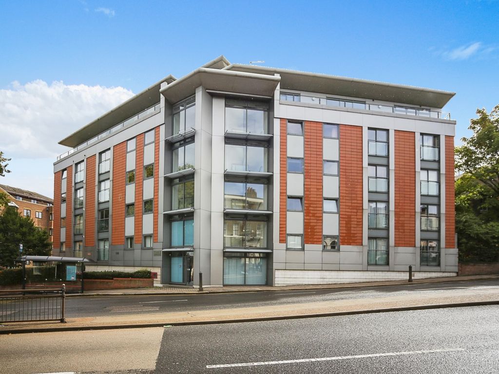 2 bed flat for sale in Star Hill, Rochester ME1 Zoopla