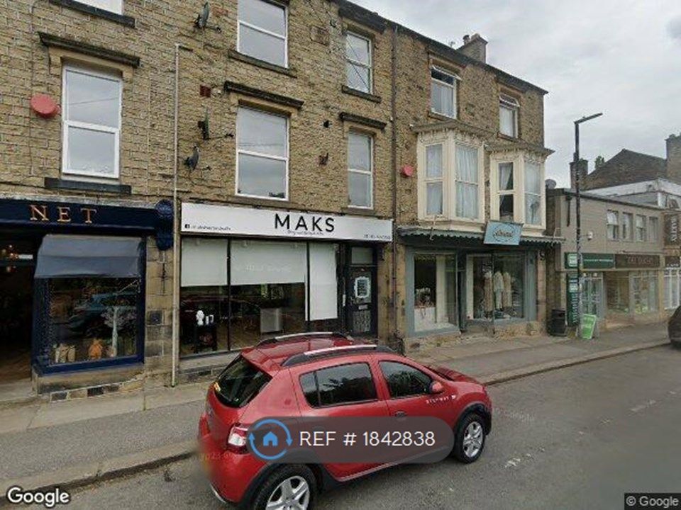2 bed flat to rent in North Road, Kirkburton, Huddersfield HD8, £650