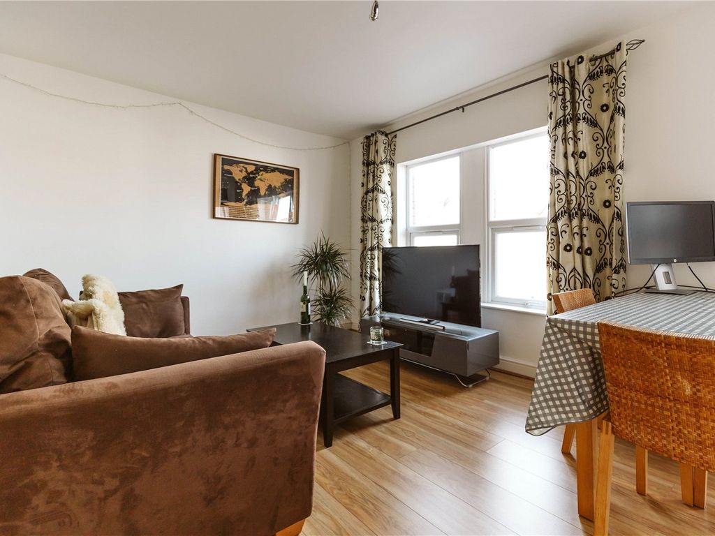 1 bed flat to rent in Southmead Road, WestburyOnTrym, Bristol BS10, £