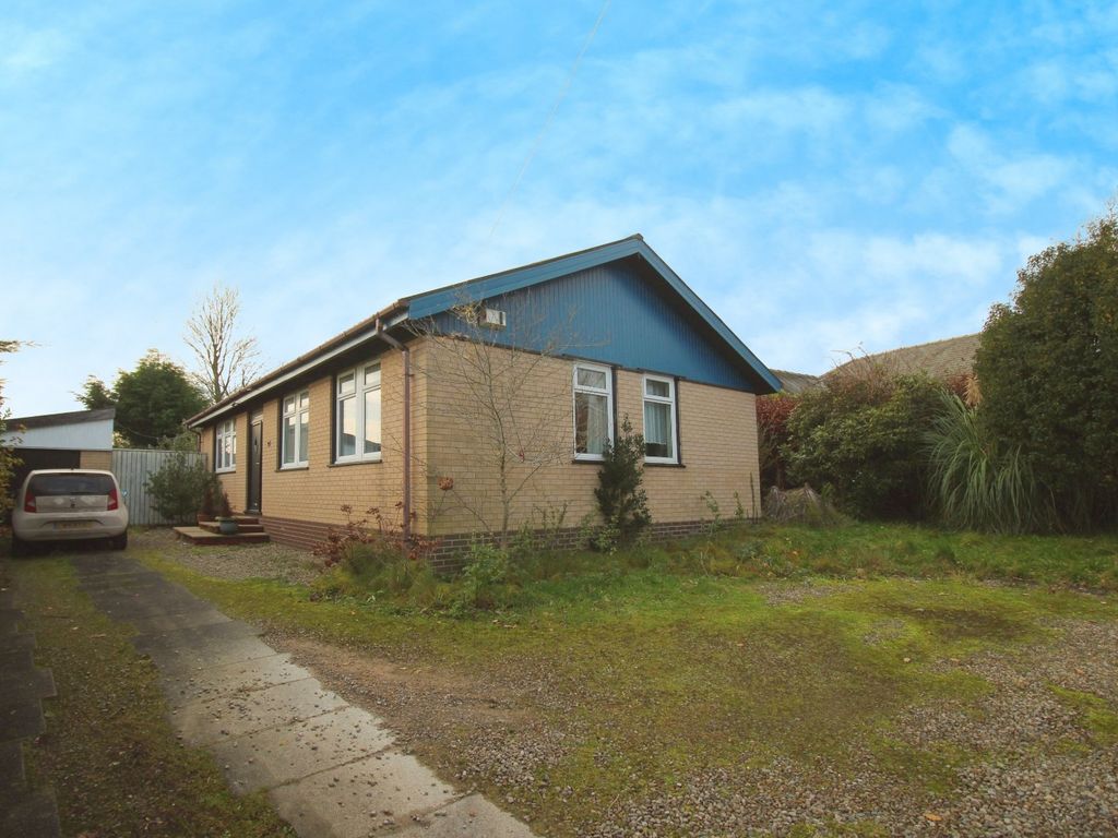 5 bed bungalow for sale in Knot Lane, WaltonLeDale, Preston PR5, £