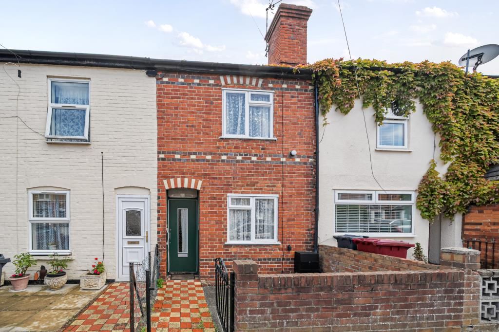 3 bed terraced house for sale in West Reading, Berkshire RG30, £270,000