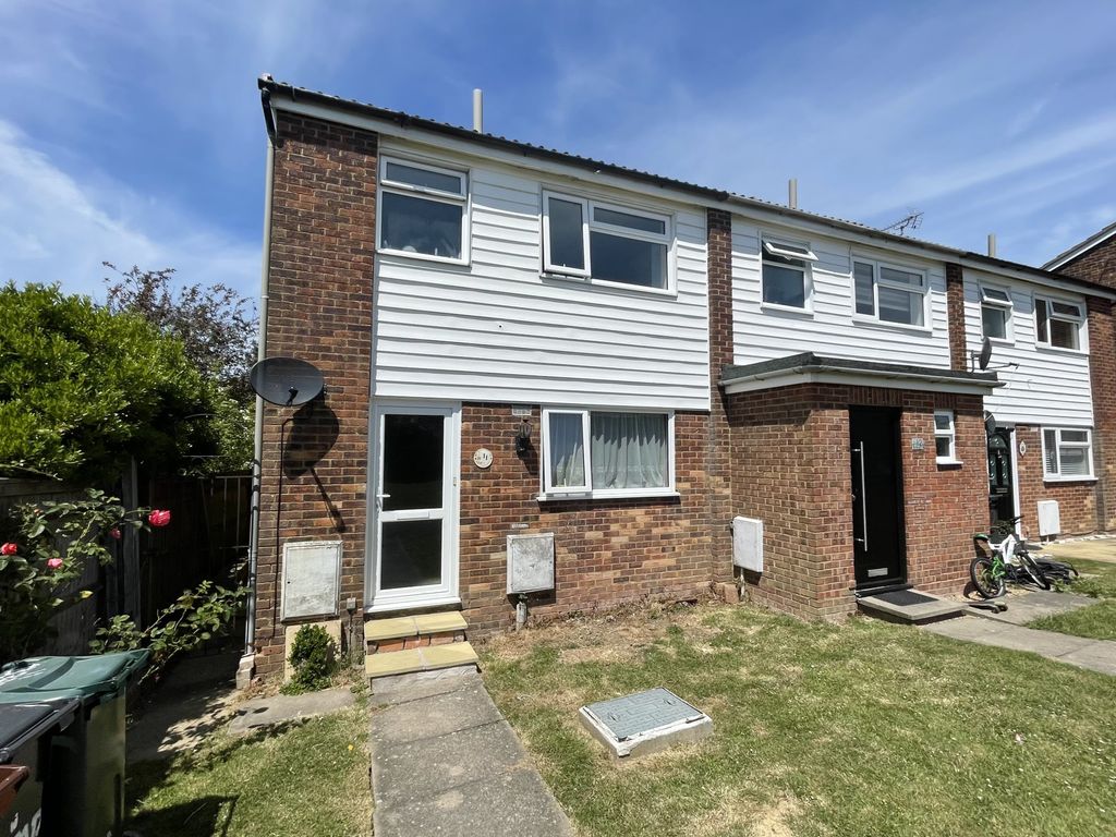 3 bed end terrace house for sale in Bramble Close, Eastbourne, East
