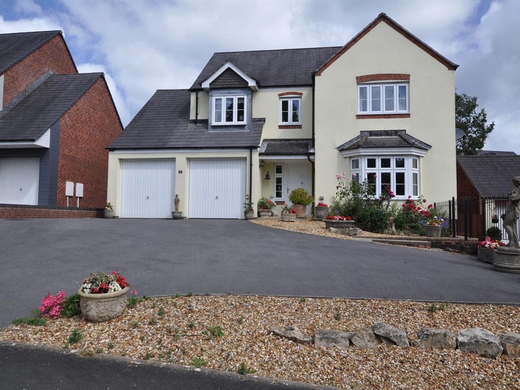 4 bed detached house for sale in Cefn Maes, St. Clears, Carmarthen SA33