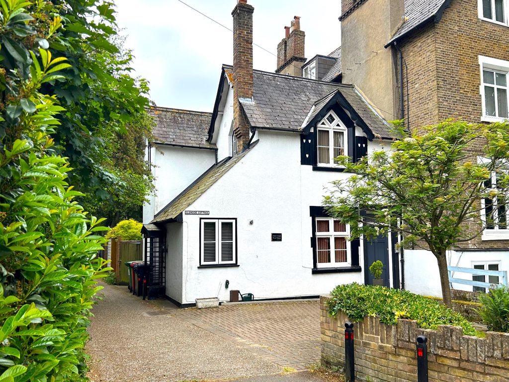 2 bed flat for sale in Upton Park, Slough SL1 Zoopla