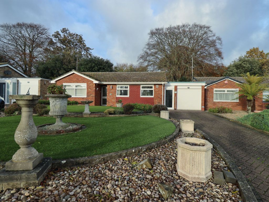 2 bed bungalow for sale in Bradstow Way, Broadstairs CT10, £445,000 Zoopla