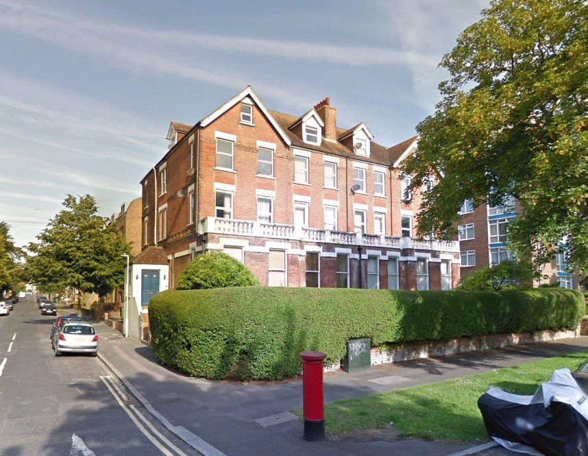 3 bed flat for sale in Earls Avenue, Folkestone, Kent CT20, £325,000