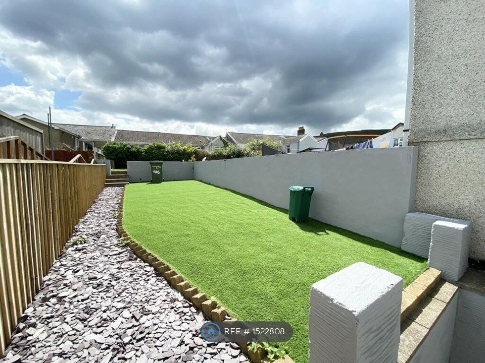 2 bed terraced house to rent in David Price Street, Aberdare CF44, £625