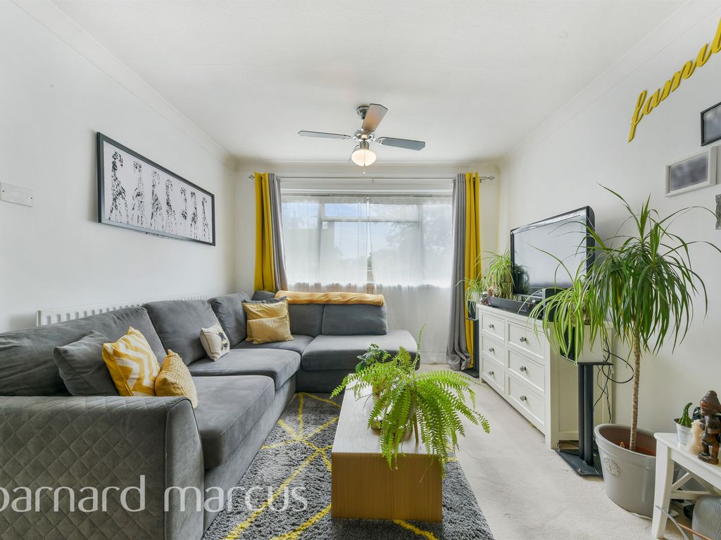 1 bed flat for sale in Whetstone Road, London SE3, £200,000 Zoopla