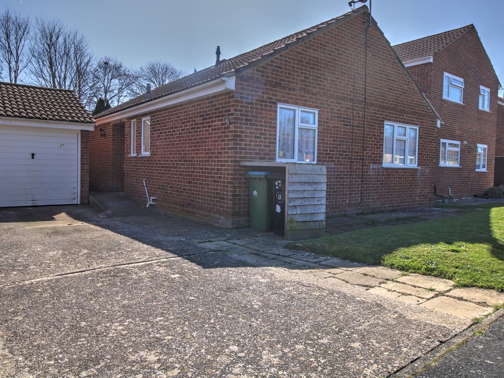 3 bed detached bungalow for sale in Sunningdale Gardens, Bognor Regis