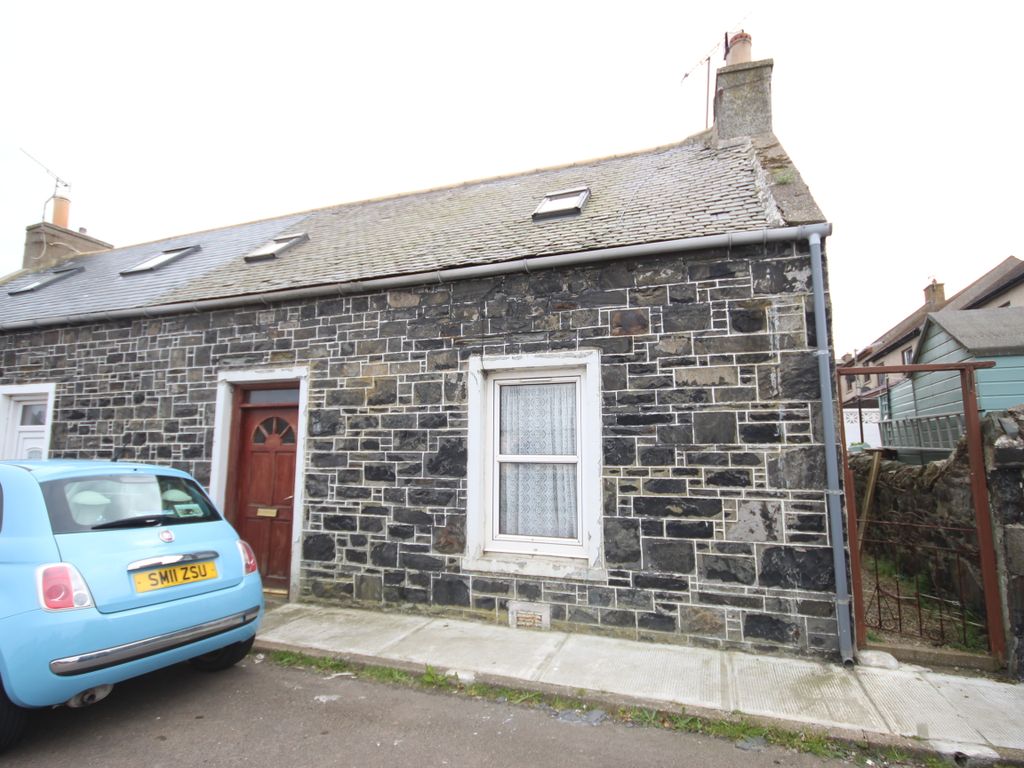 3 bed semidetached house for sale in Street, Macduff AB44, £
