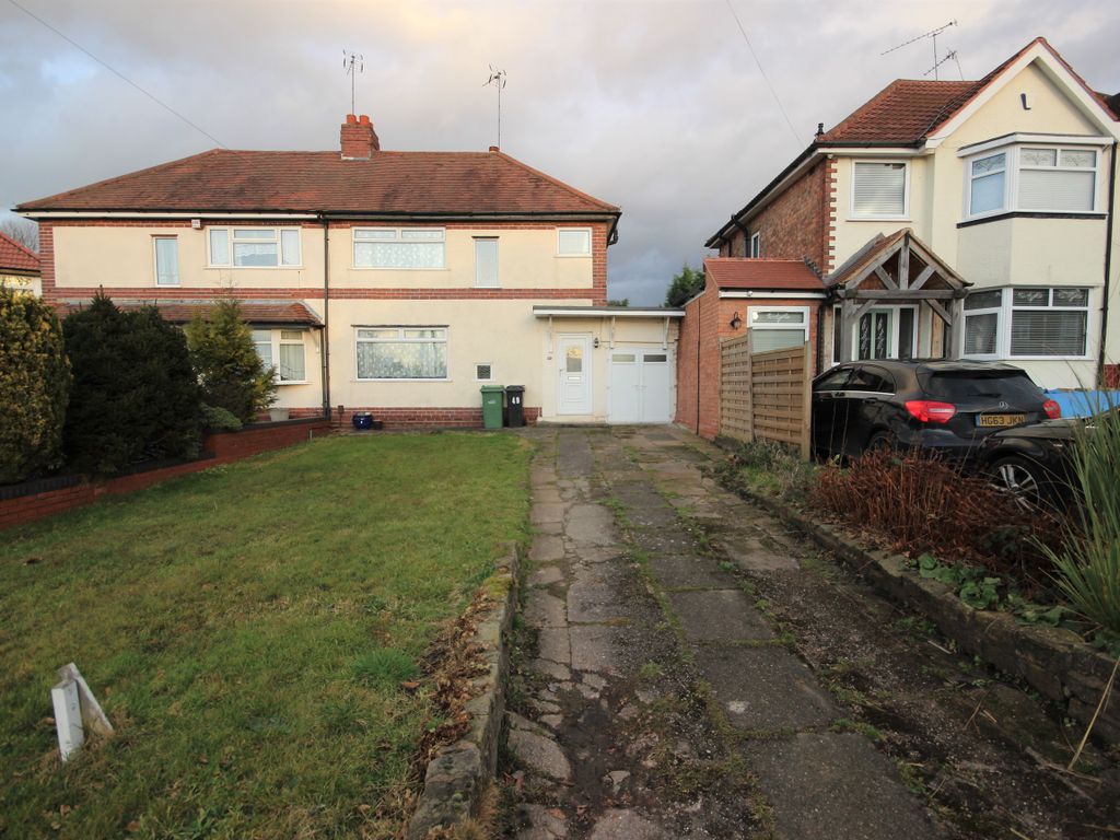 3 bed semidetached house to rent in Newlands Drive, Halesowen, West