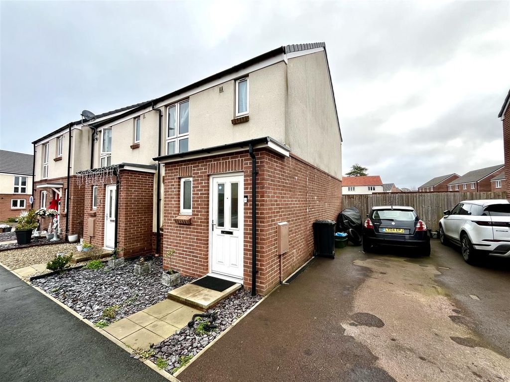 2 bed end terrace house for sale in Par Four Lane, Lydney GL15, £