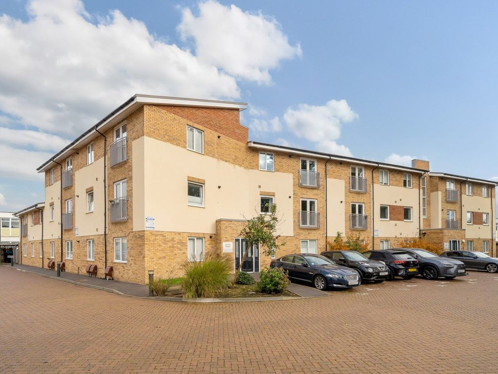 2 bed flat for sale in Juniper House, 5 Thornton Close, Leatherhead