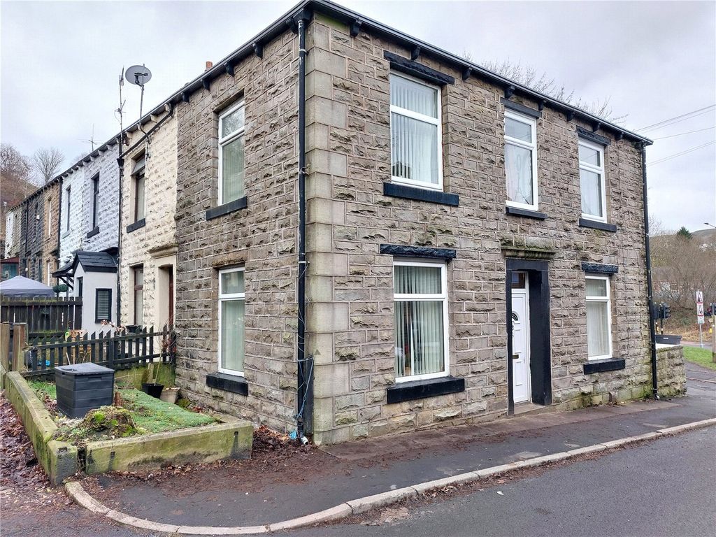 3 bed end terrace house for sale in Townsend Street, Waterfoot