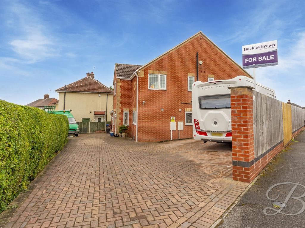 4 bed detached house for sale in Dovedale Avenue, SuttonInAshfield