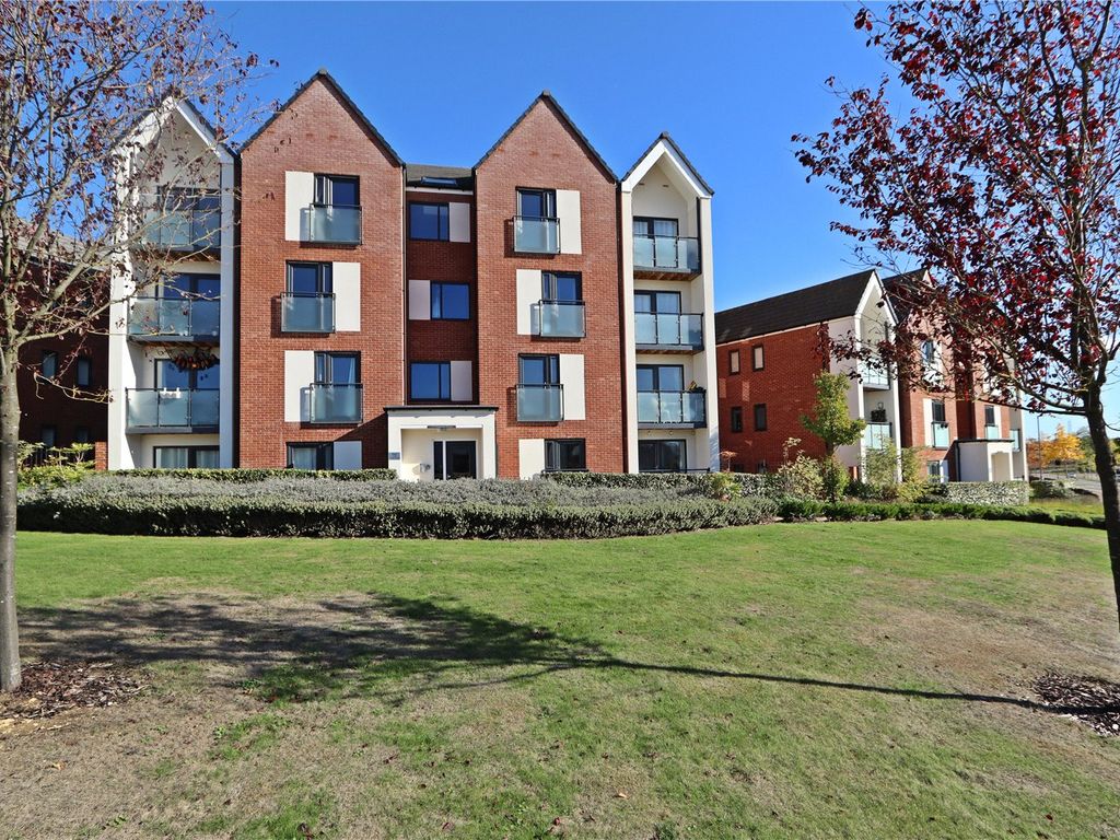 2 bed flat for sale in Vespasian Road, Fairfields, Milton Keynes