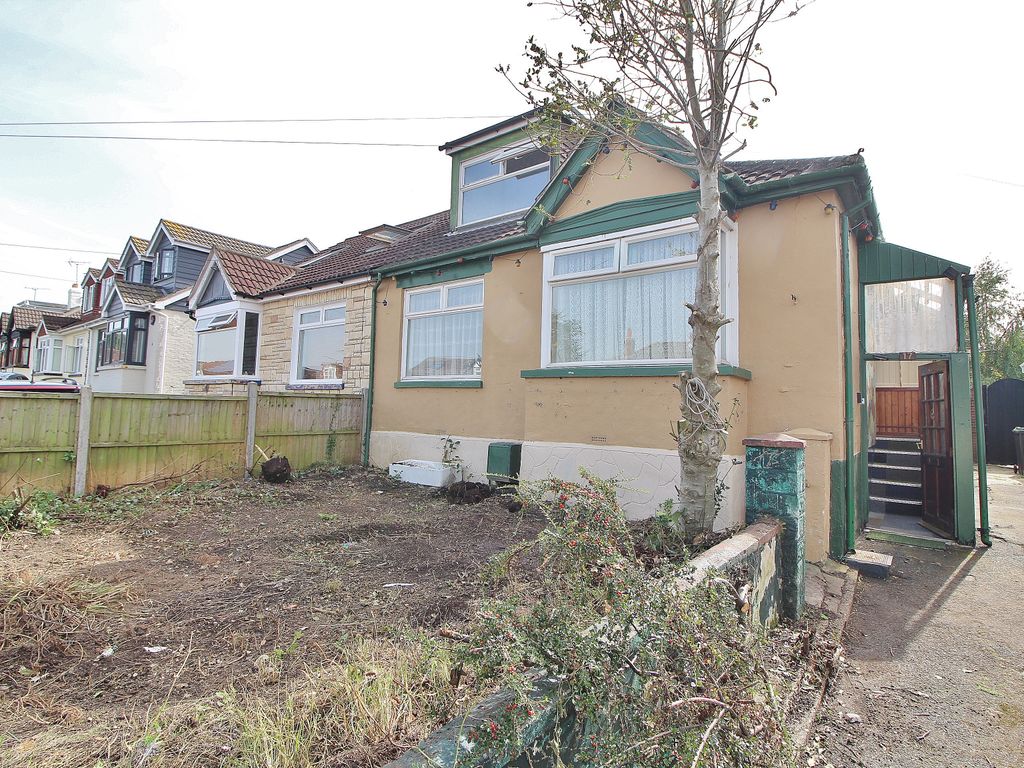 4 bed semidetached bungalow for sale in Victoria Avenue, Purbrook