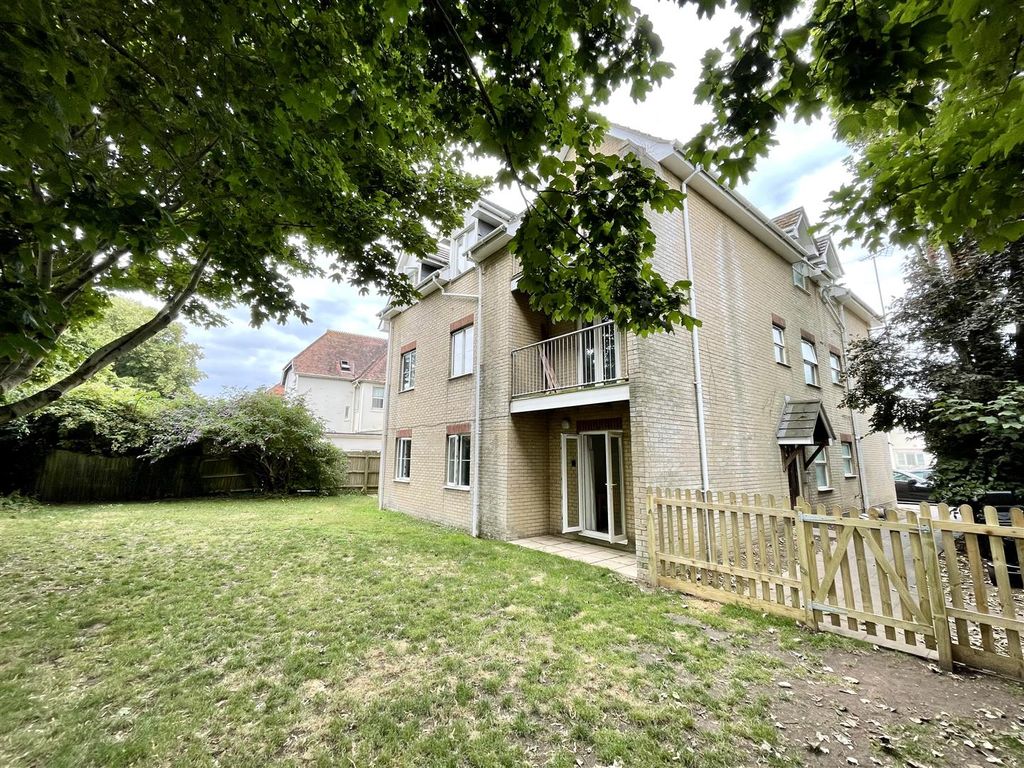 2 bed flat for sale in Florence Road, Bournemouth BH5 Zoopla