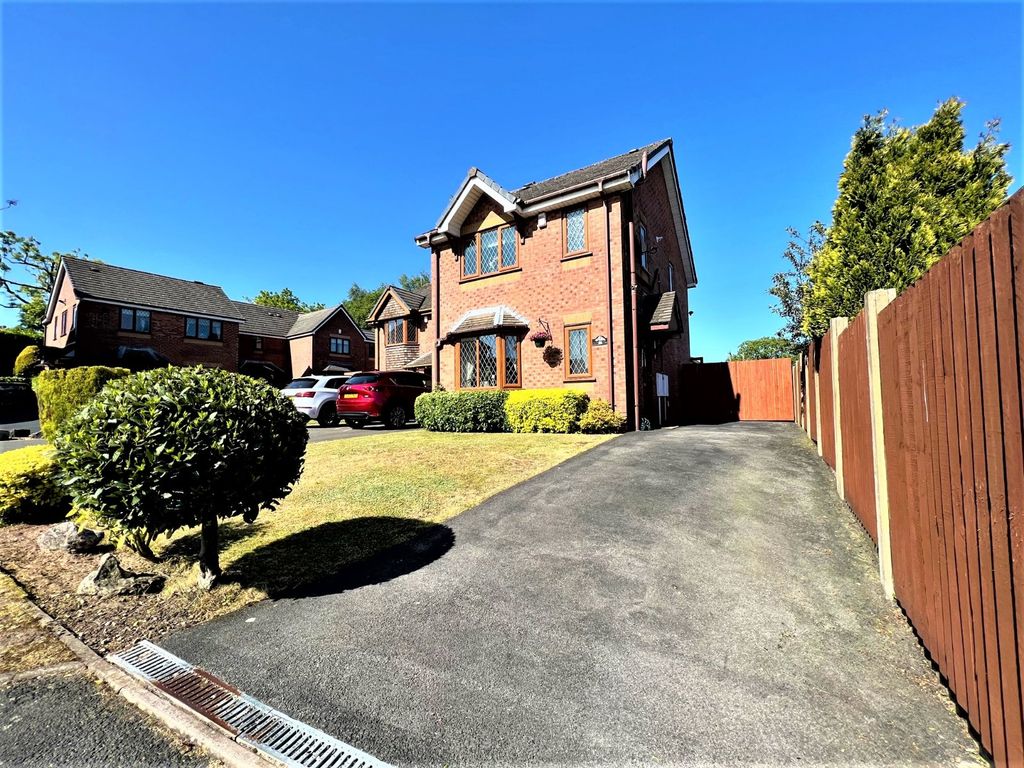 3 bed detached house for sale in Willowcroft Way, Harriseahead, Stoke