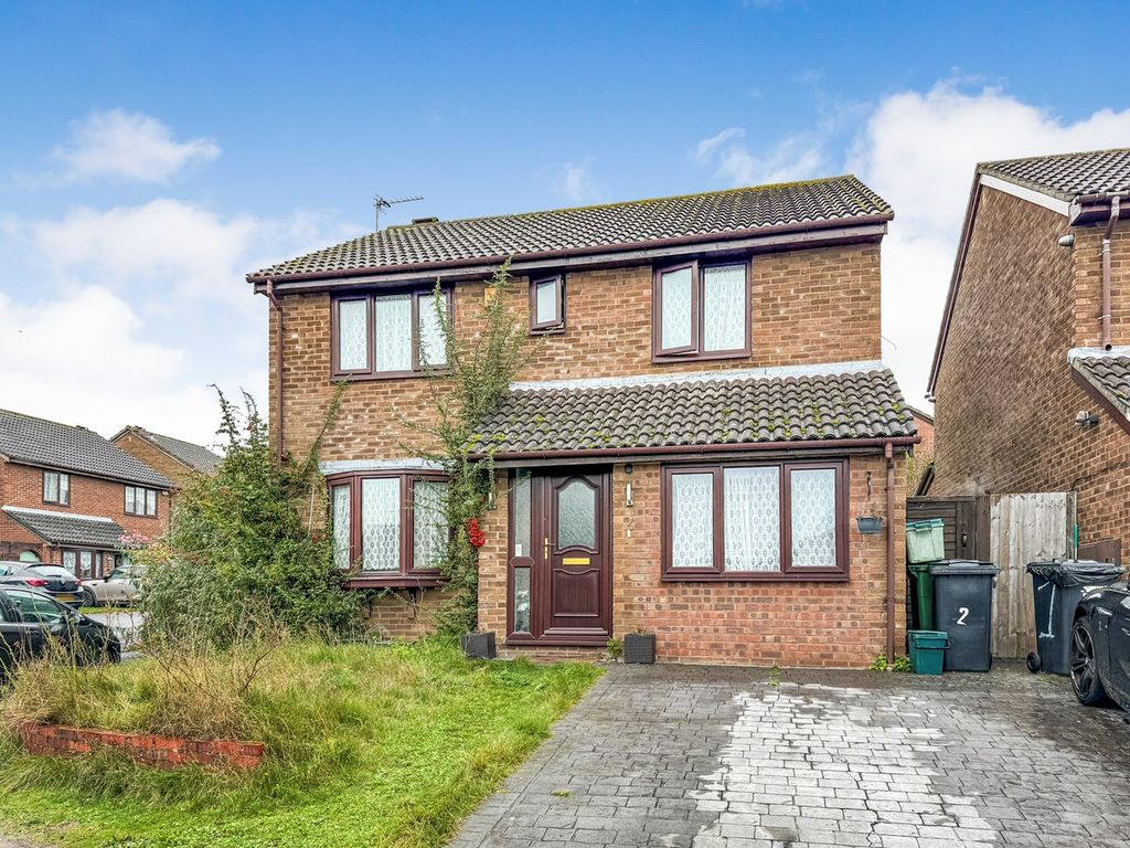 4 bed detached house for sale in Bancroft Place, Calcot, Reading RG31