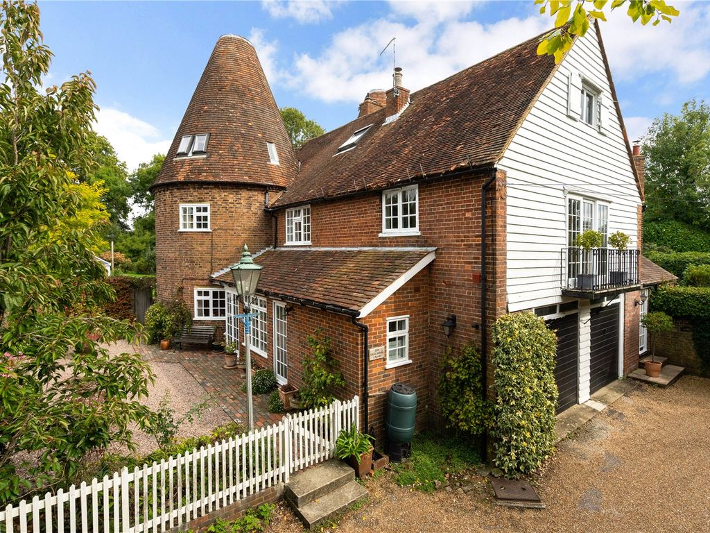 4 bed semidetached house for sale in Goudhurst Road, Horsmonden, Kent