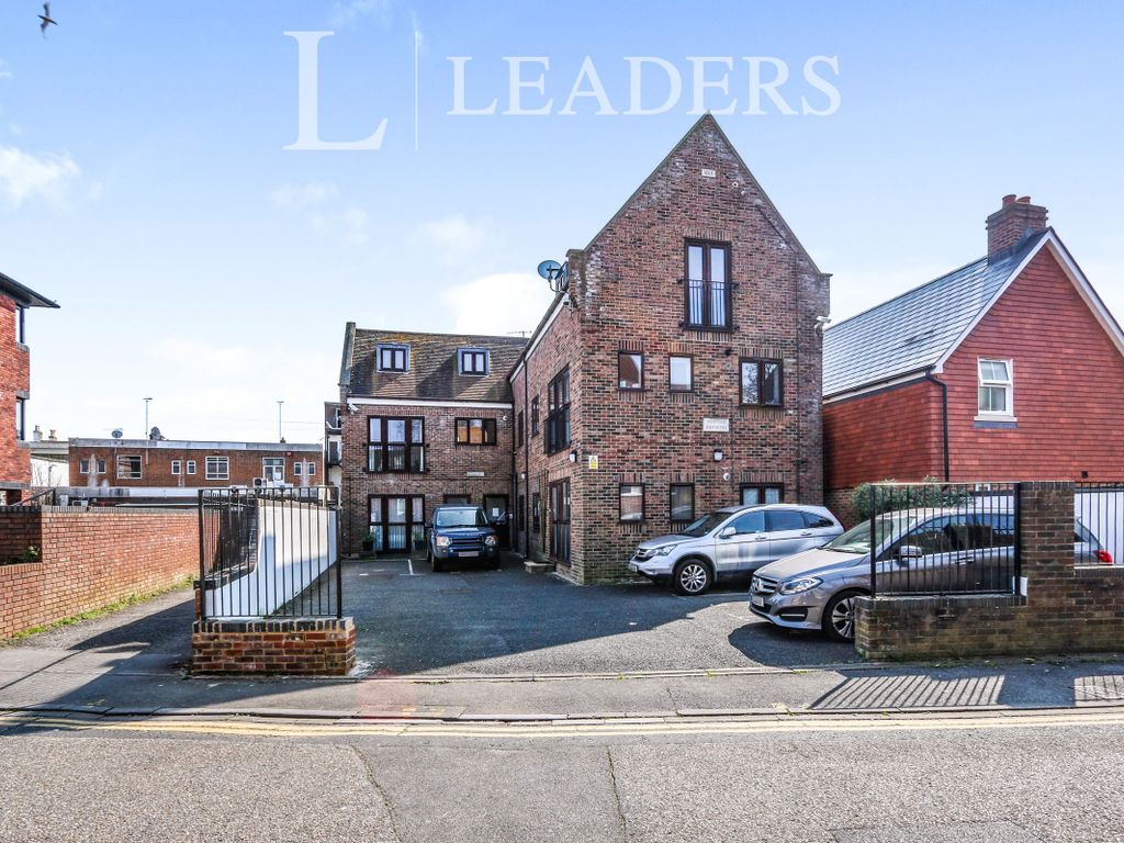 2 bed flat to rent in Hill Street, Poole BH15 Zoopla