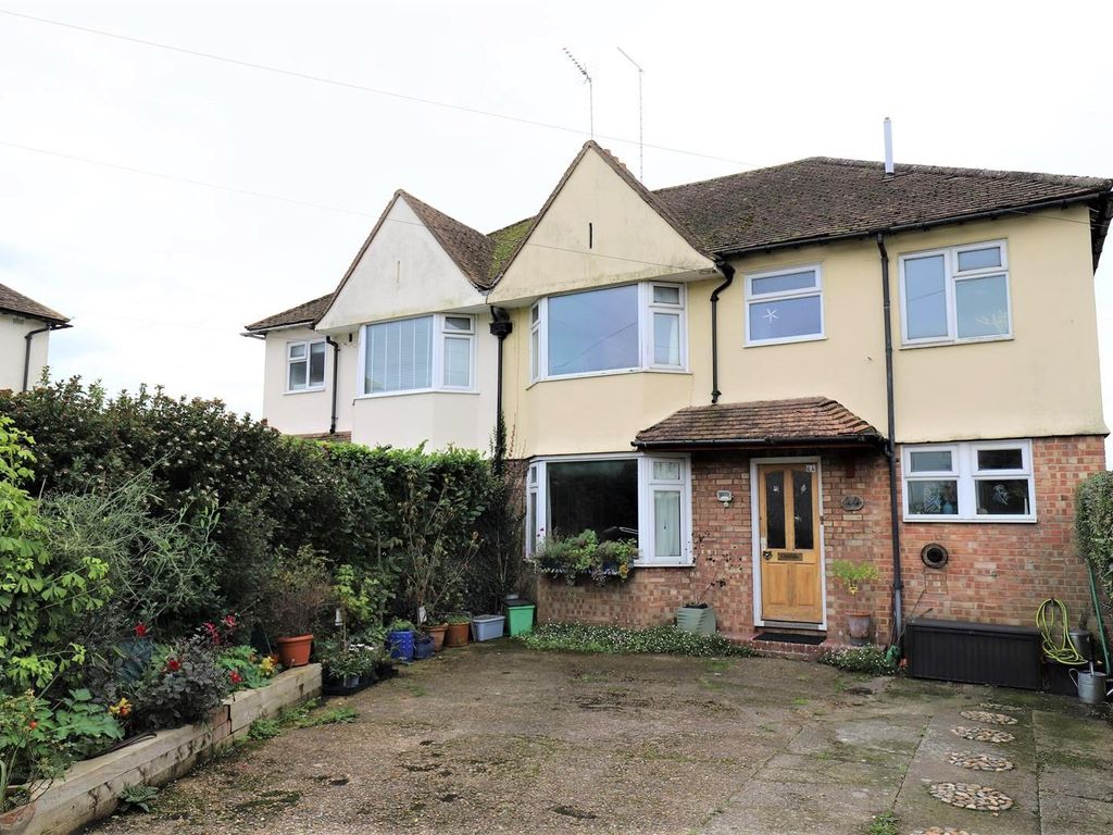 4 bed semidetached house for sale in Glebe Lane, Barming, Maidstone
