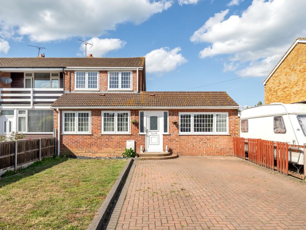 4 bed terraced house for sale in Shelldrake Close, Rochester, Kent ME3