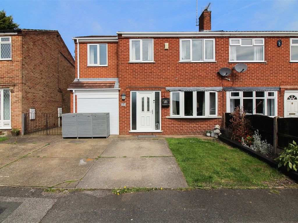 4 bed semidetached house for sale in Mapleton Way, SuttonInAshfield