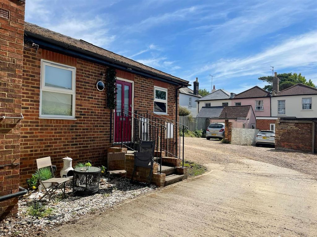 1 bed semidetached bungalow for sale in Saffron Road, High