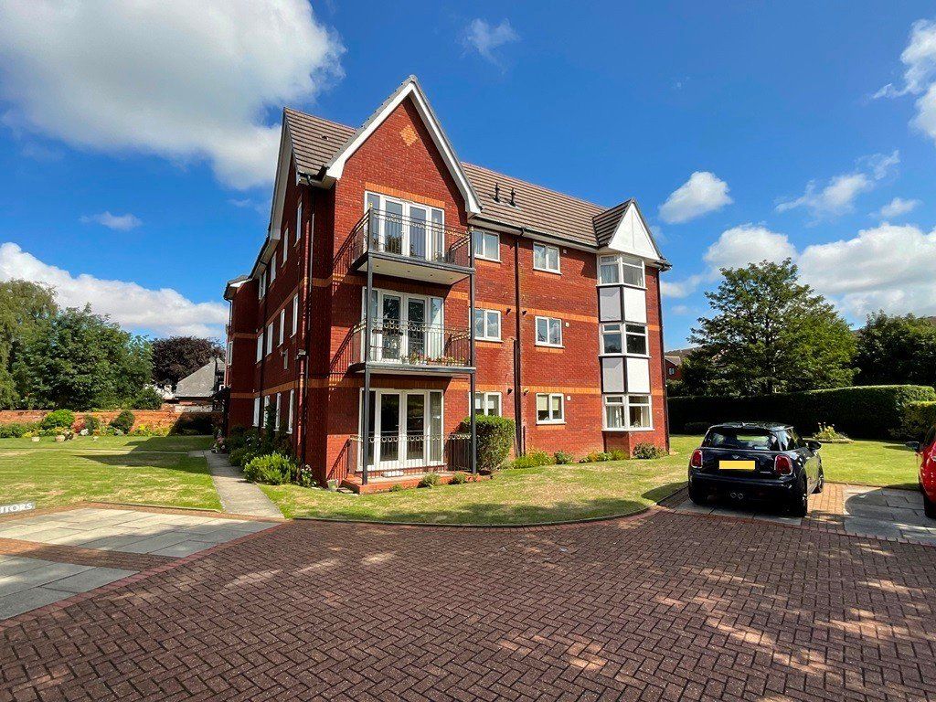 2 bed flat for sale in The Pines, Preston Road, Hesketh Park, Southport