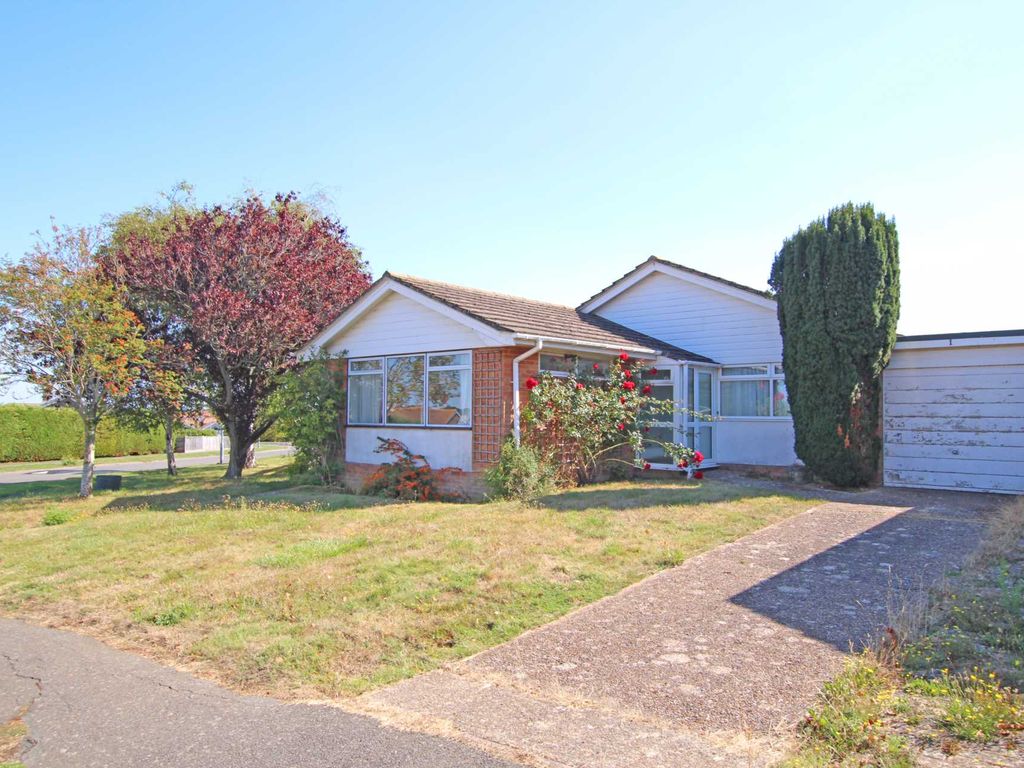 3 bed detached bungalow for sale in The Freshway, Willingdon BN22, £