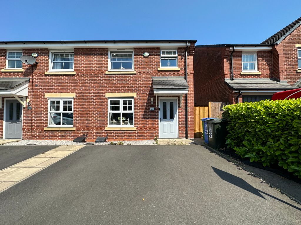 3 bed semidetached house for sale in Ginnell Farm Avenue, Rochdale