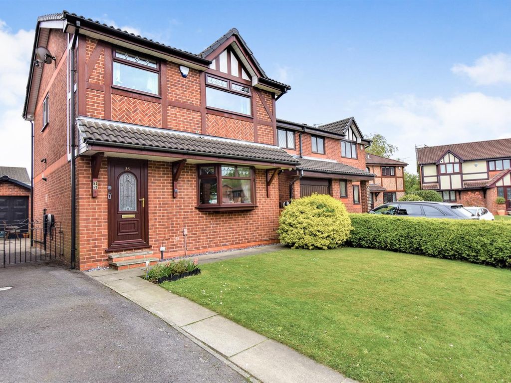 3 bed detached house for sale in Chalfont Drive, Astley, Manchester M29