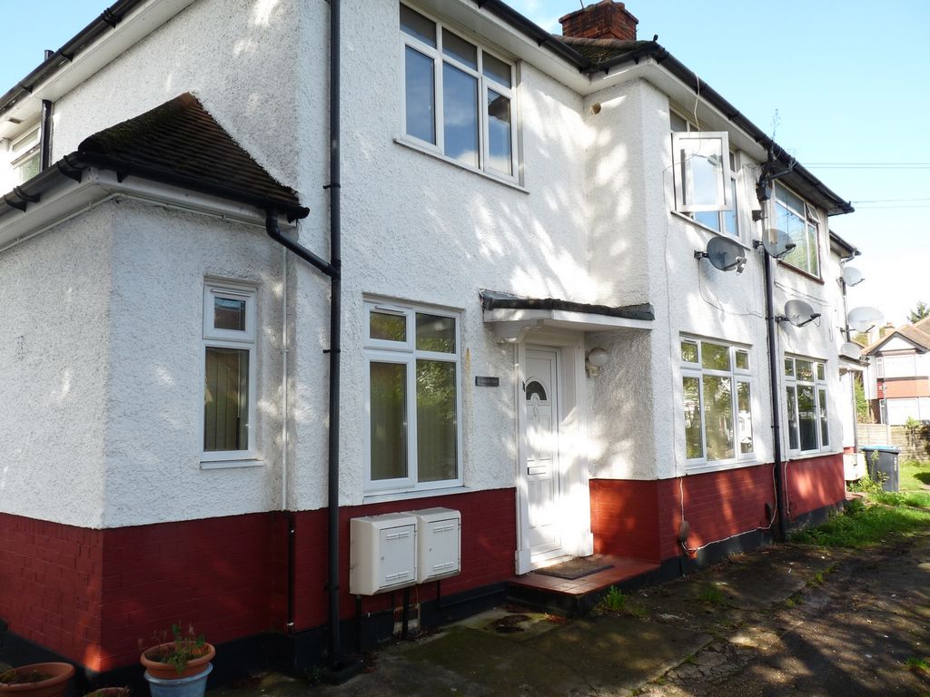 2 bed to rent in Draycott Avenue, Kenton HA3, £1,450 pcm