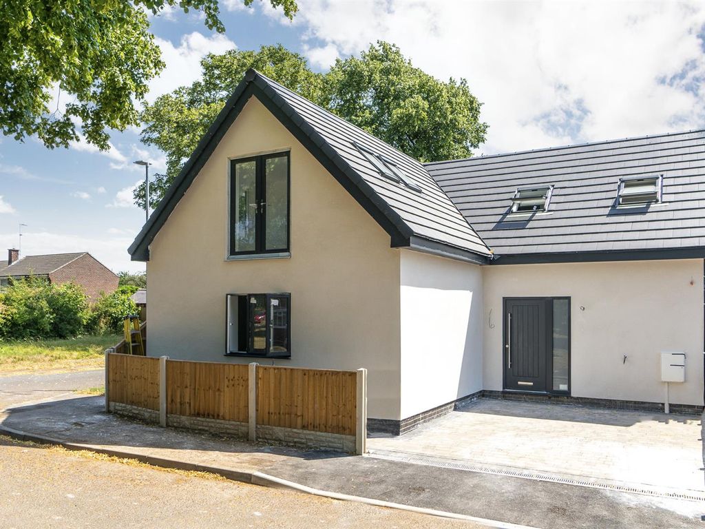 3 bed detached bungalow for sale in The Old Park, Cotgrave, Nottingham