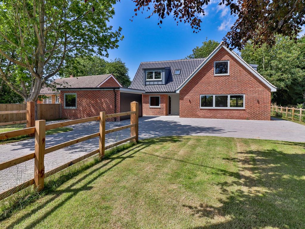 4 bed property for sale in Whatfield Road, Elmsett, Ipswich IP7, £