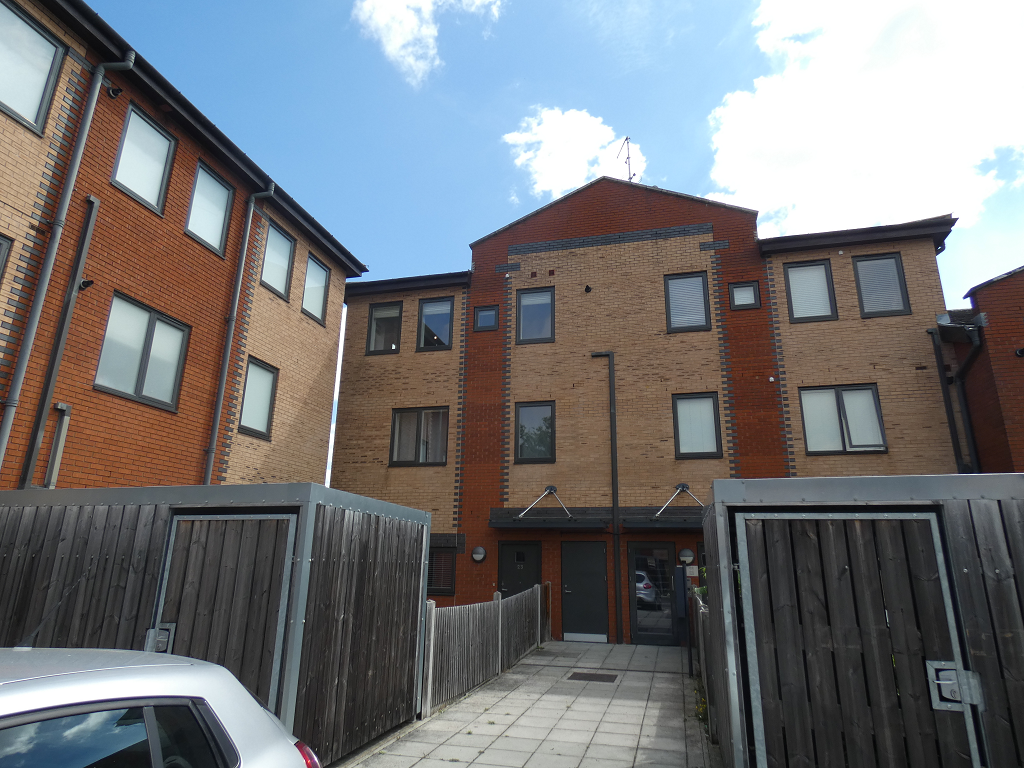 1 bed property to rent in Westminster Court, Hipley Street, Old Woking
