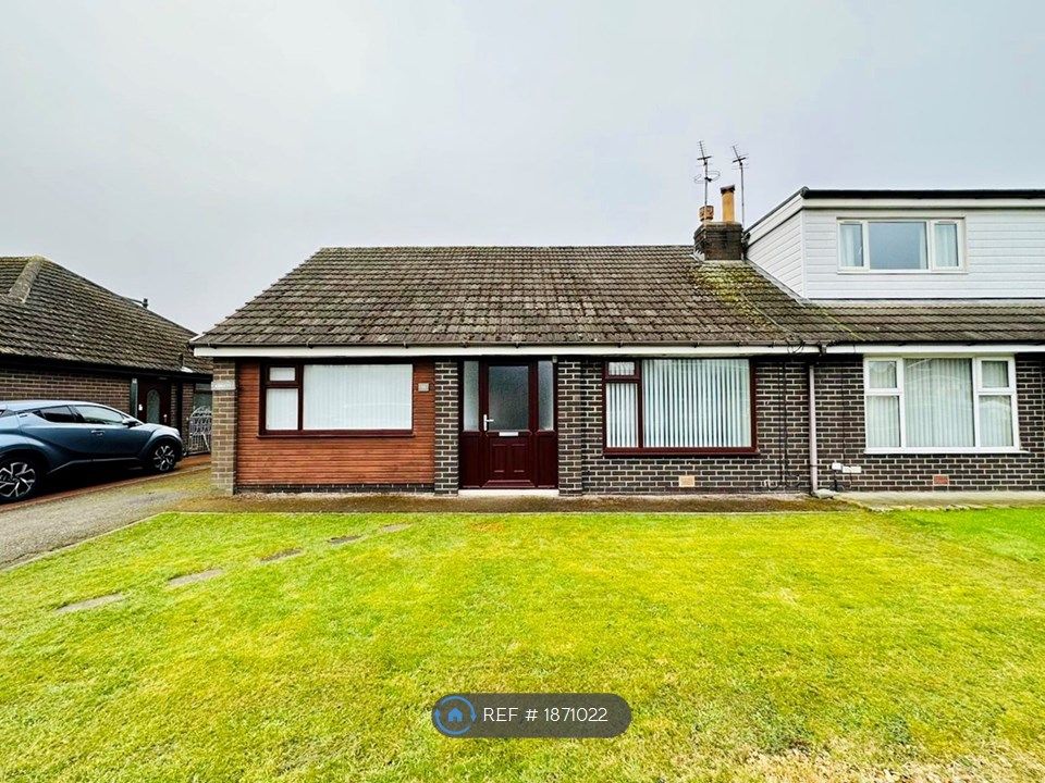 2 bed bungalow to rent in Beech Avenue, Warton, Preston PR4, £825 pcm