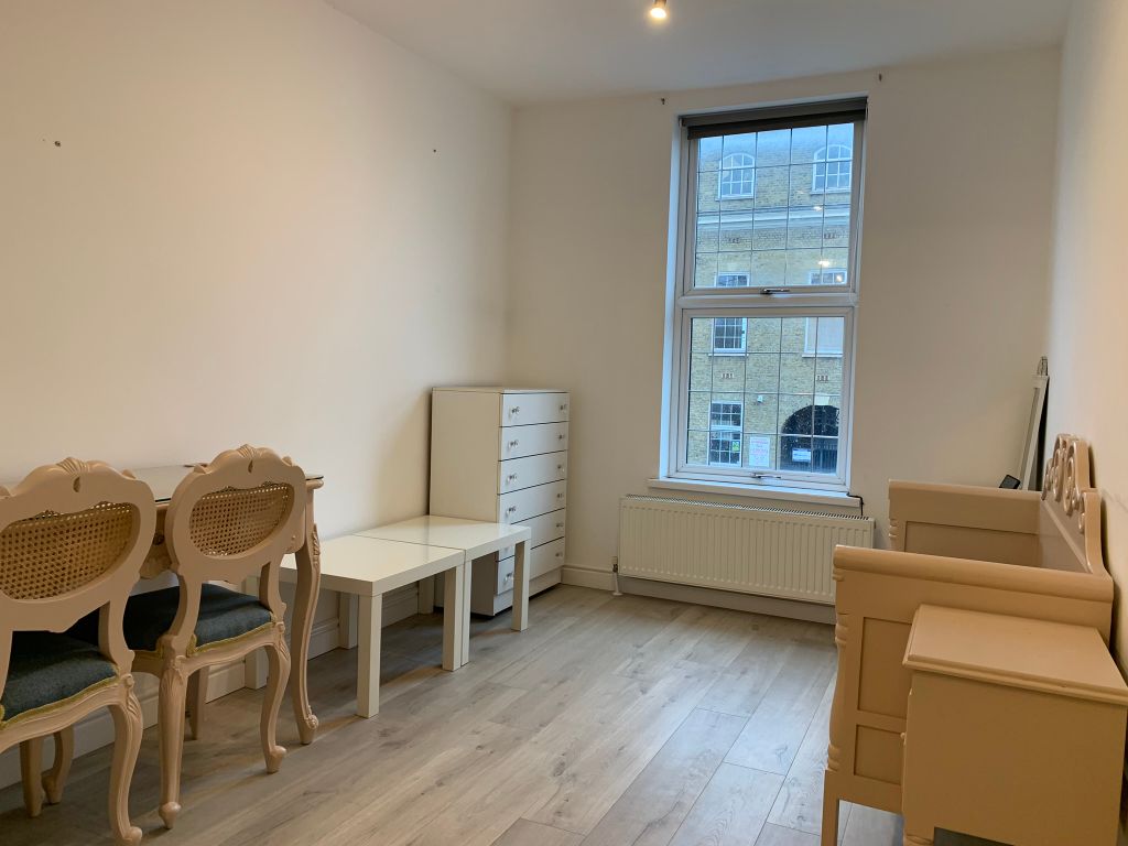 1 bed flat to rent in St. Marys Lane, Upminster RM14, £1,150 pcm Zoopla