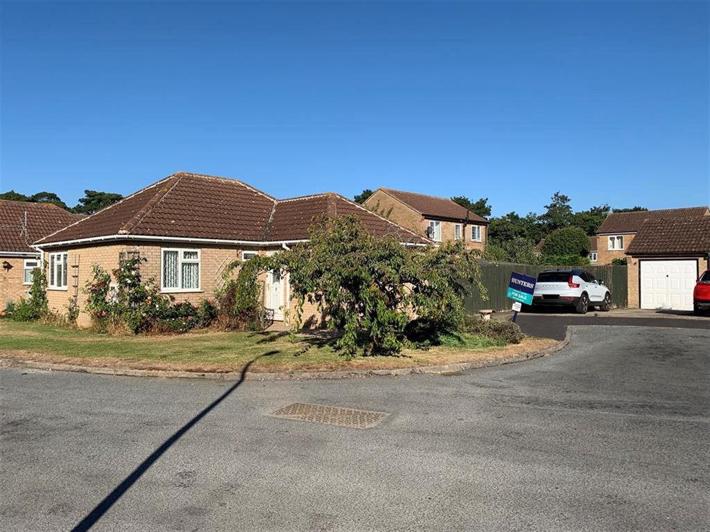 2 bed detached bungalow for sale in Regents Close, Skegness, Lincs PE25