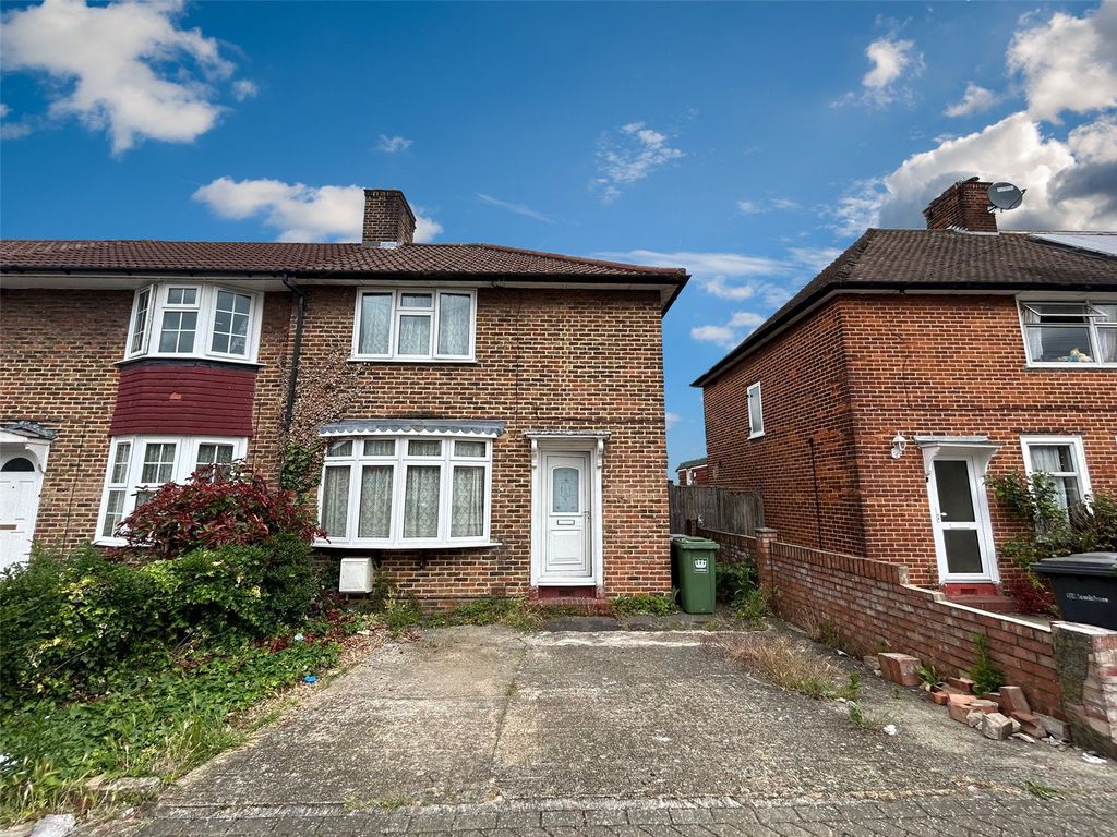 3 bed end terrace house for sale in Boundfield Road, Catford SE6, £