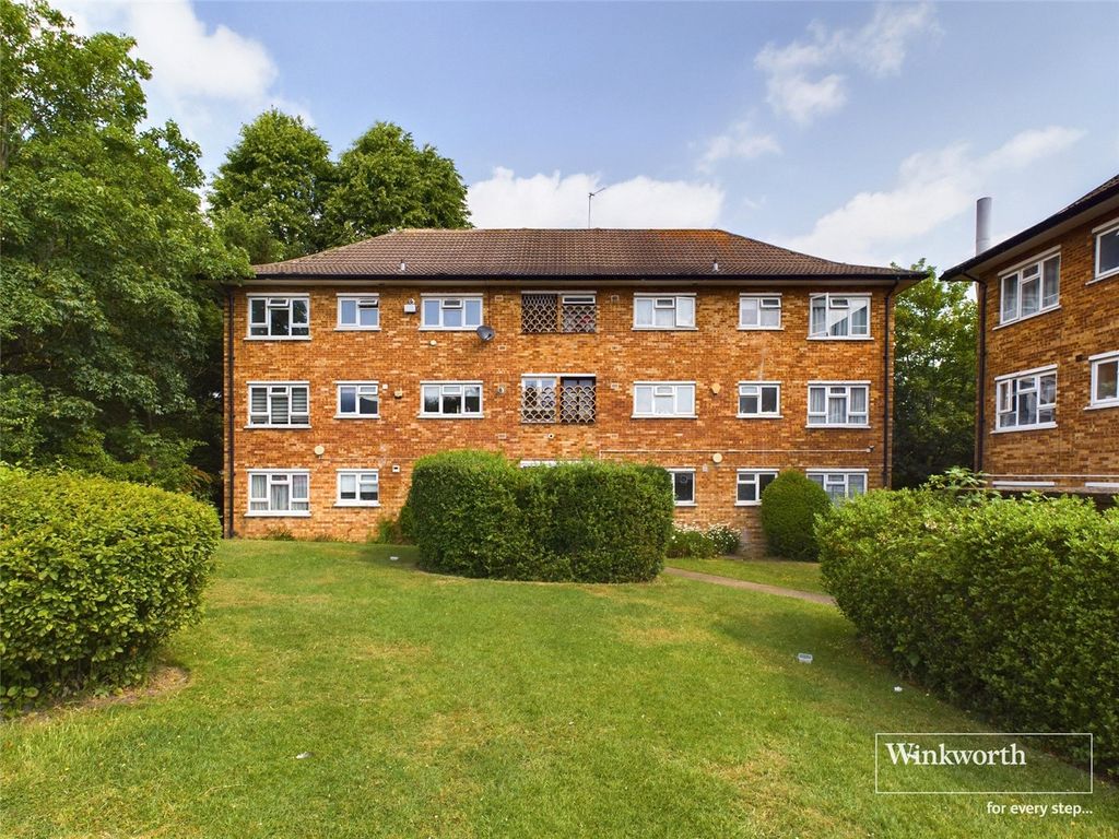 2 bed flat for sale in The Paddocks, Wembley HA9 Zoopla