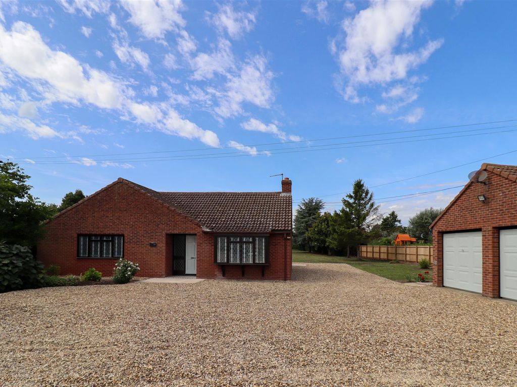 3 bed bungalow to rent in Great Fen Road, Soham, Ely CB7, £1,500 pcm