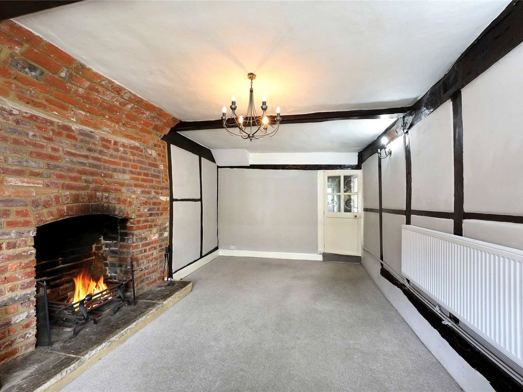3 bed terraced house for sale in High Street, Amersham HP7, £700,000