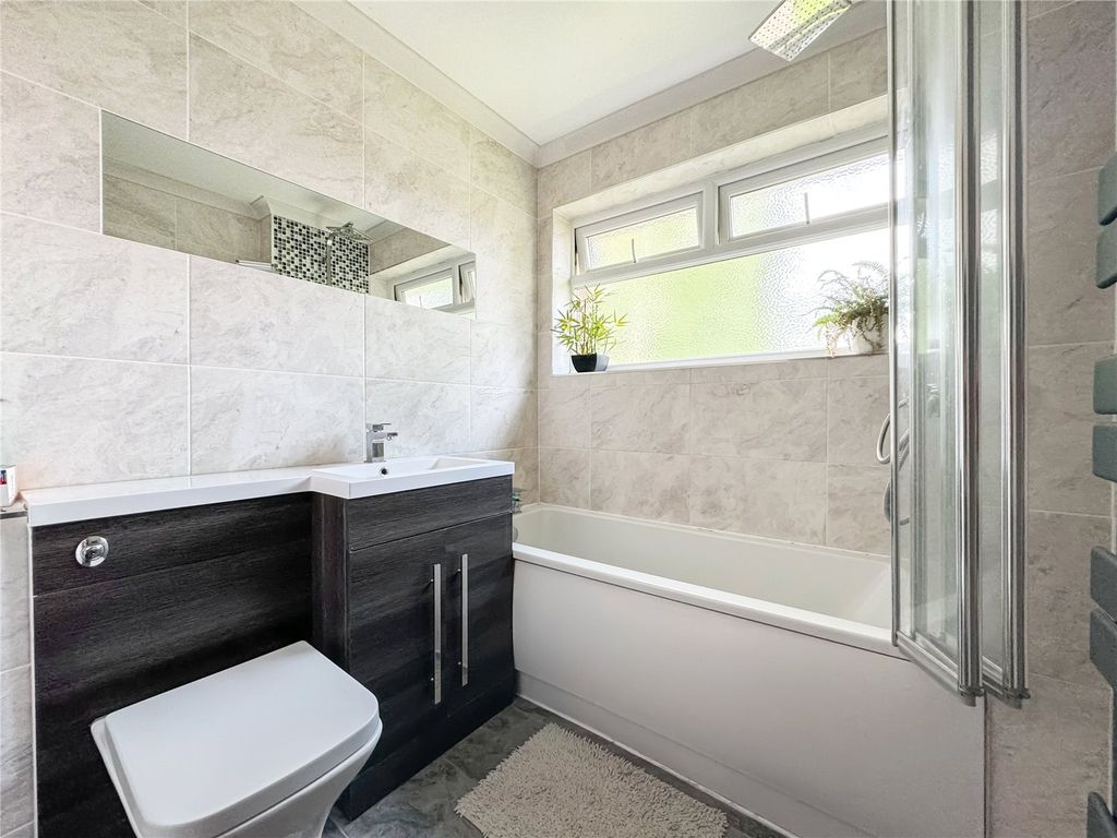 3 bed end terrace house for sale in Hawbeck Road, Parkwood, Rainham ME8